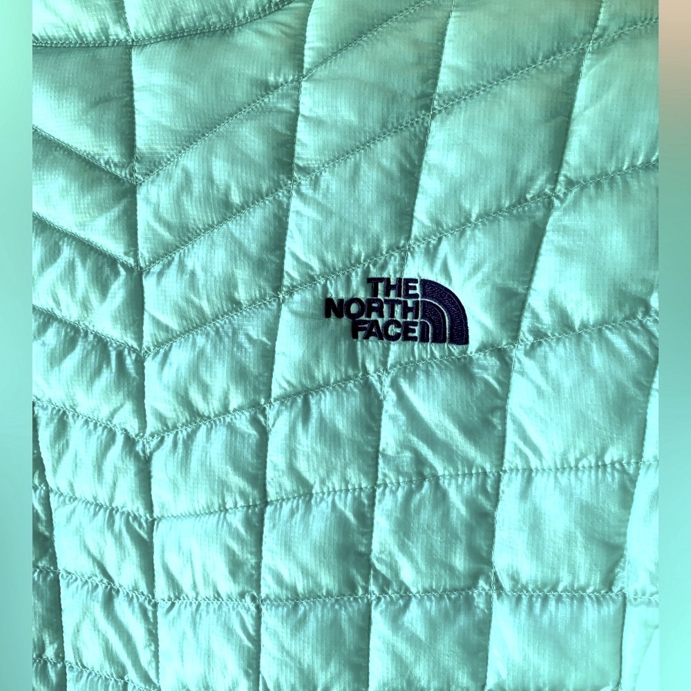 BNWOT The North Face Thermoball Full Zip Jacket - Picture 3 of 8